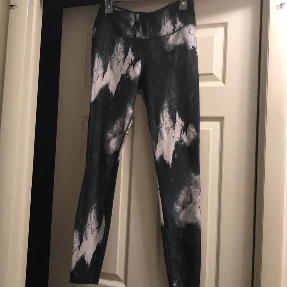 Nike women’s DRI-FIT Leggings M